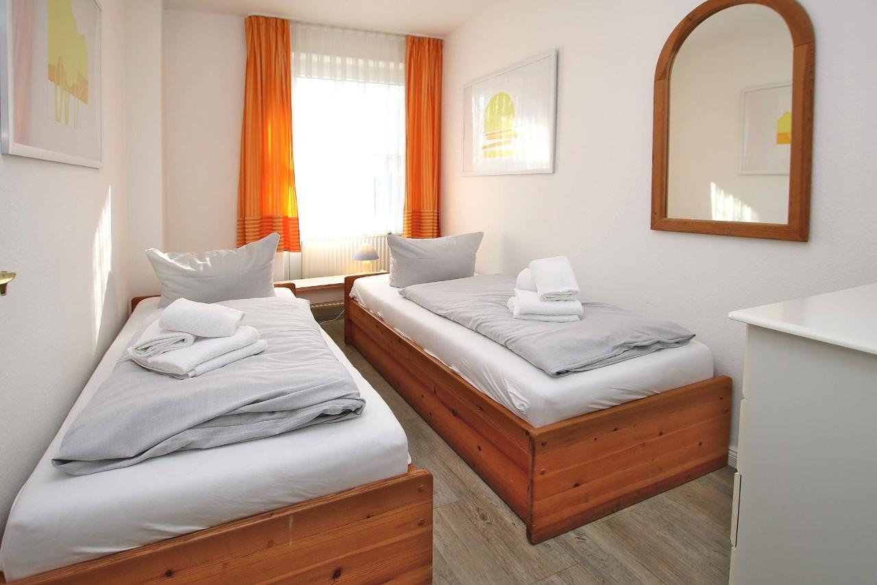Waldstrasse 19A, Whg 22, Feriendomizil Am Suedstra Daire Wyk auf Föhr Dış mekan fotoğraf